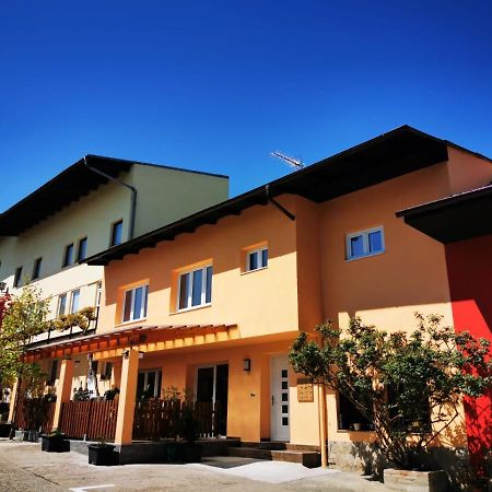 Hotel Goldene Krone Mistelbach Zewnętrze zdjęcie