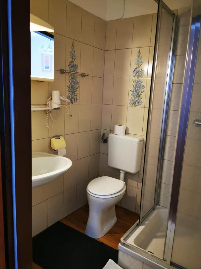 Hotel Goldene Krone Mistelbach Zewnętrze zdjęcie