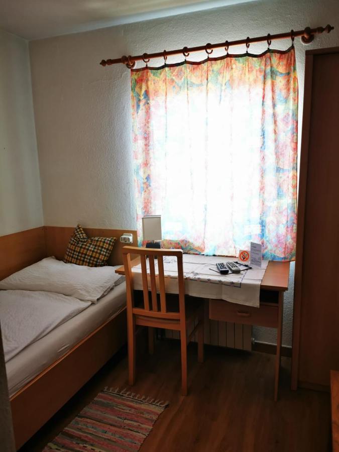 Hotel Goldene Krone Mistelbach Zewnętrze zdjęcie