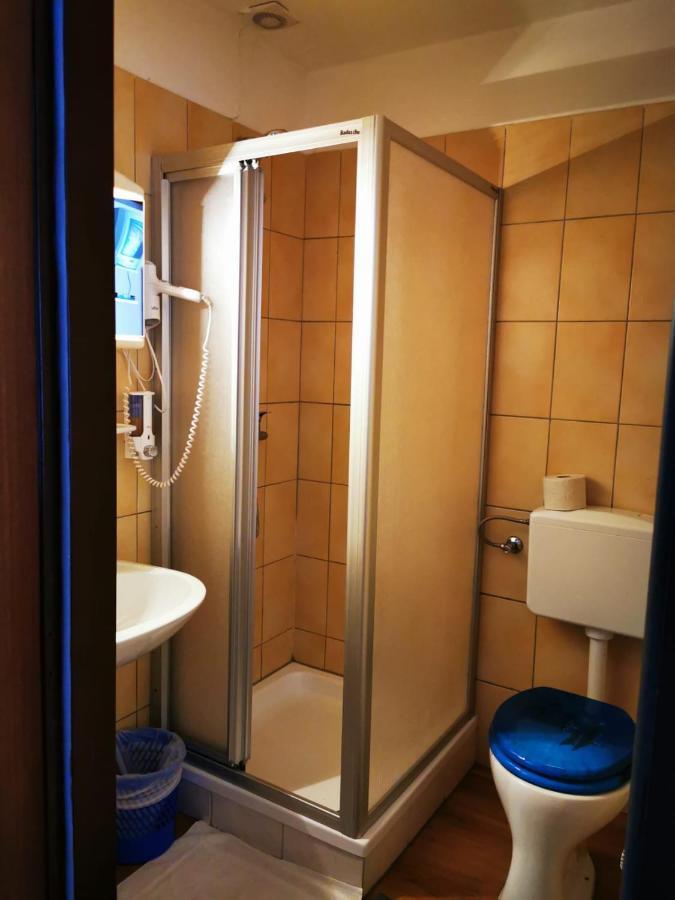 Hotel Goldene Krone Mistelbach Zewnętrze zdjęcie