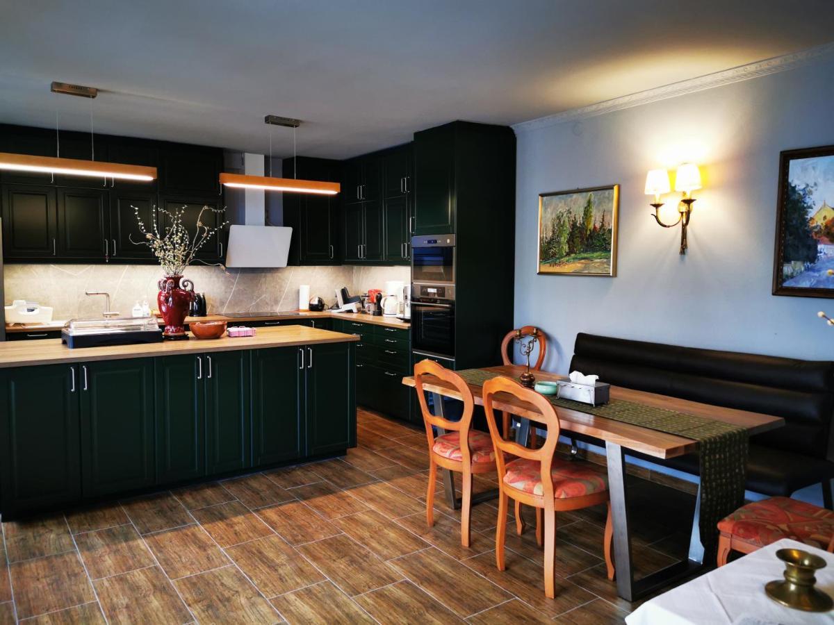 Hotel Goldene Krone Mistelbach Zewnętrze zdjęcie