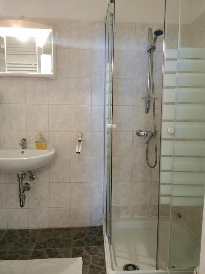 Hotel Goldene Krone Mistelbach Zewnętrze zdjęcie